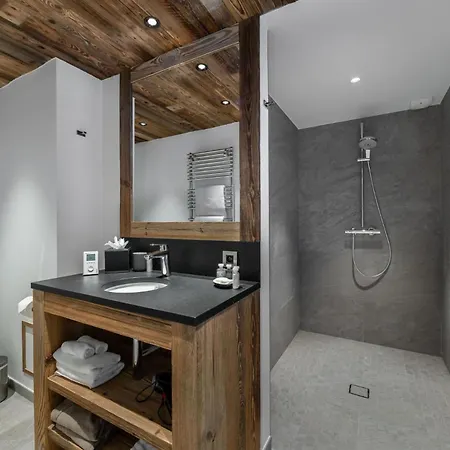 The Alpine Atelier Artful Chalet In St. Anton Apartmán